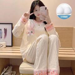 胸パッド付きのパジャマ女性春秋の長袖がゆったりしていて、甘い少女が可愛いです。
