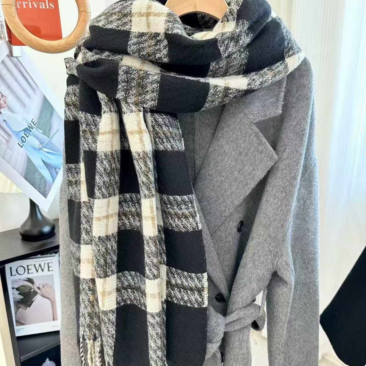 New Fashionable and Warm Retro Plaid Imitation Cashmere Tassel Autumn and Winter Classic Shawl for Men and Women, High-End Scarf