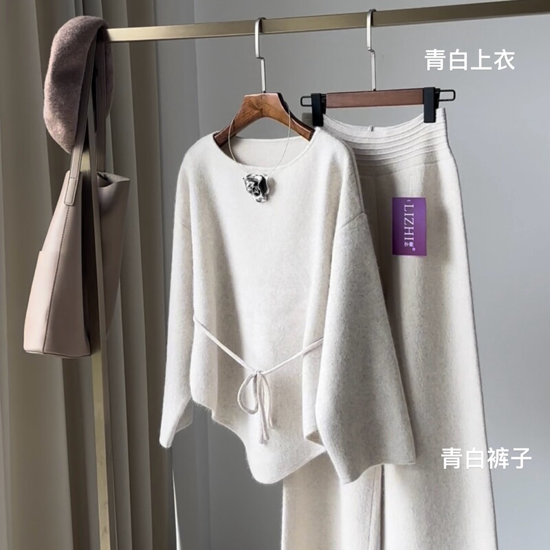 Clothing Number Homemade Raccoon Velvet Designer Off-line Collar Top Women's Lazy Wind and Clouds Touch Solid Color Knitted Sweater