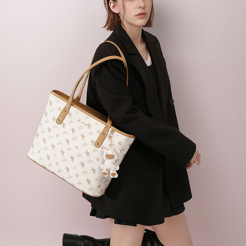 Lulu Capa Tote Bag for Women, Niche Large-Capacity Commuter Shoulder Bag, Versatile College Student Laptop Bag