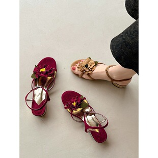 ���������Ƥ�桿4cm��ʽ����Ƽtɫ¶ֺ��ЬŮ�Ĵָ��и�һ�ֿ�