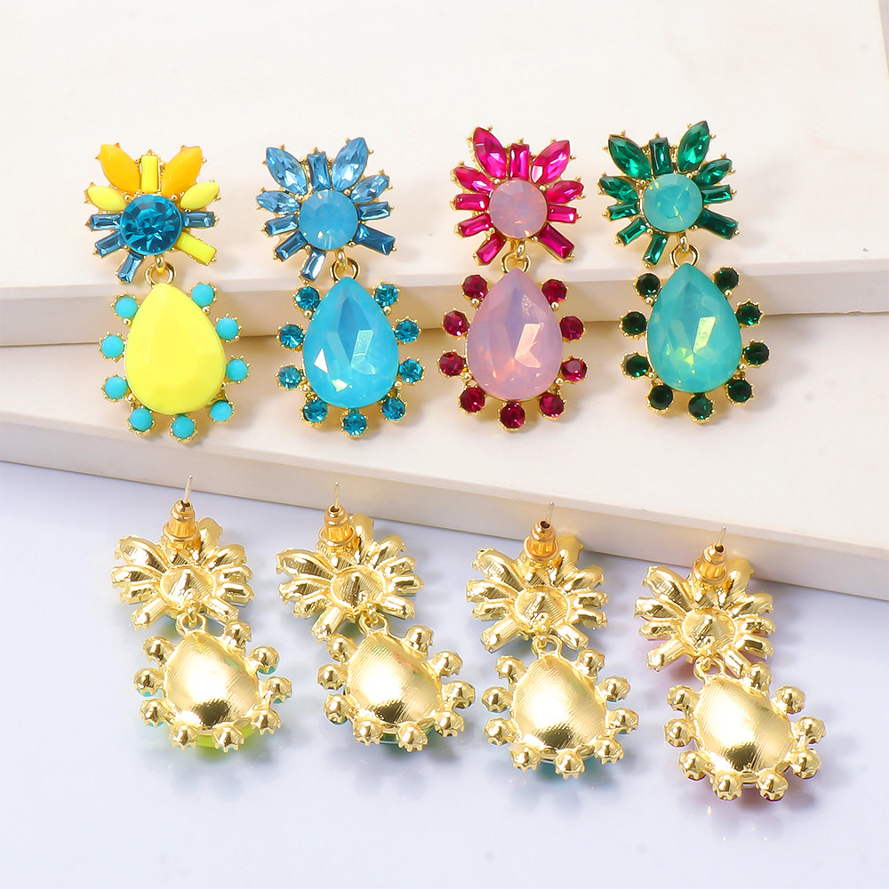 Fashion Alloy Rhinestone Colored Diamond Geometric Earrings display picture 16