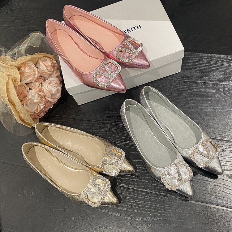 French-style elegant silver women's low-heel shoes, 2026 new fashion rhinestone shallow thick-heeled pointed flat shoes French-style elegant silver women's low-heel shoes, 2026 new fashion rhinestone shallow thick-heeled pointed flat shoes