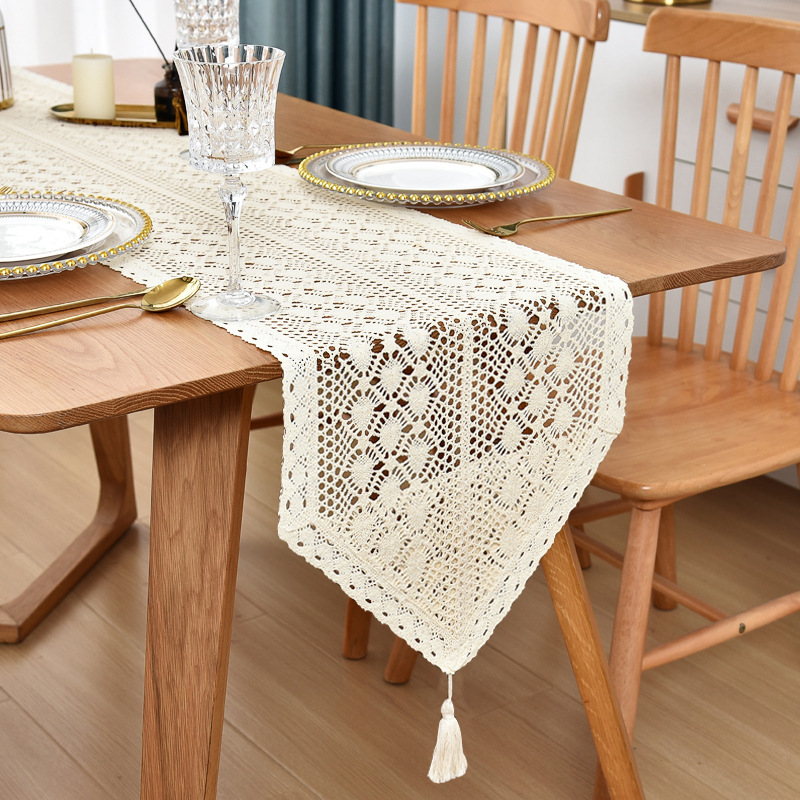 Perfect match with pointed tassels