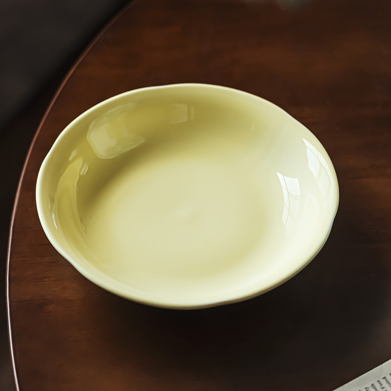 Color sólido simple plato de postre de cerámica estilo crema creativa plato de ensalada hogar plato de cena personalizado plato de aperitivos celebridad de Internet mismo estilo