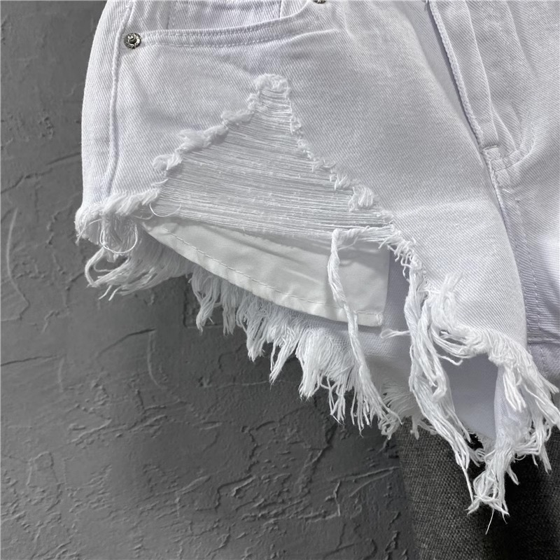 European and American Fashion Low-Waist Shorts Women's Raw Edge Pants 2025 New Summer White Jeans Ripped A-Line Hot Pants Trendy