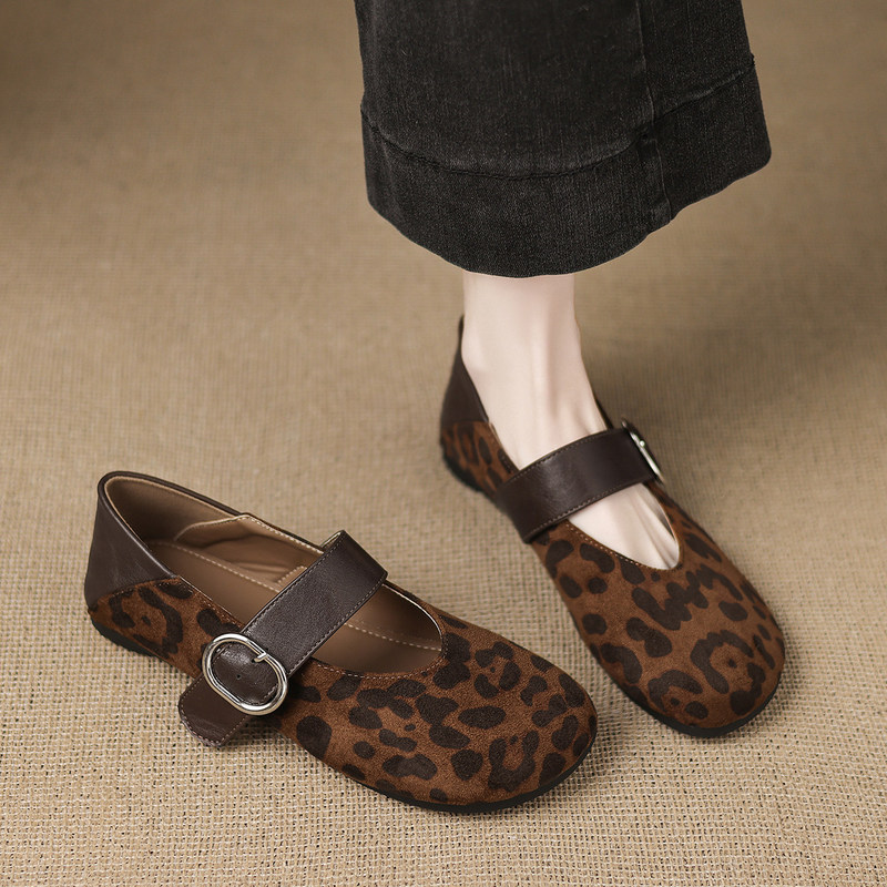 Mary Jane leopard print shallow women's shoes, 2026 autumn new hot style, extremely good-looking retro women's shoes, comfortable flat shoes Mary Jane leopard print shallow women's shoes, 2026 autumn new hot style, extremely good-looking retro women's shoes, comfortable flat shoes