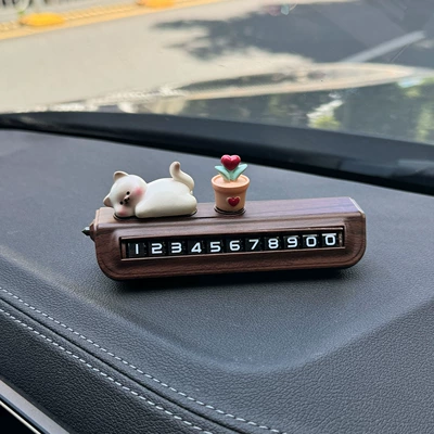 "Pa Pa Bear" parking number Nömrəli dayanma kartı - lying-cat-potted-peach-wood-pattern-safety-hammer-parking-sign