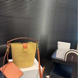 新款女钱包短款卡包可爱小包简约女士零钱包 小众收纳ins短款钱包