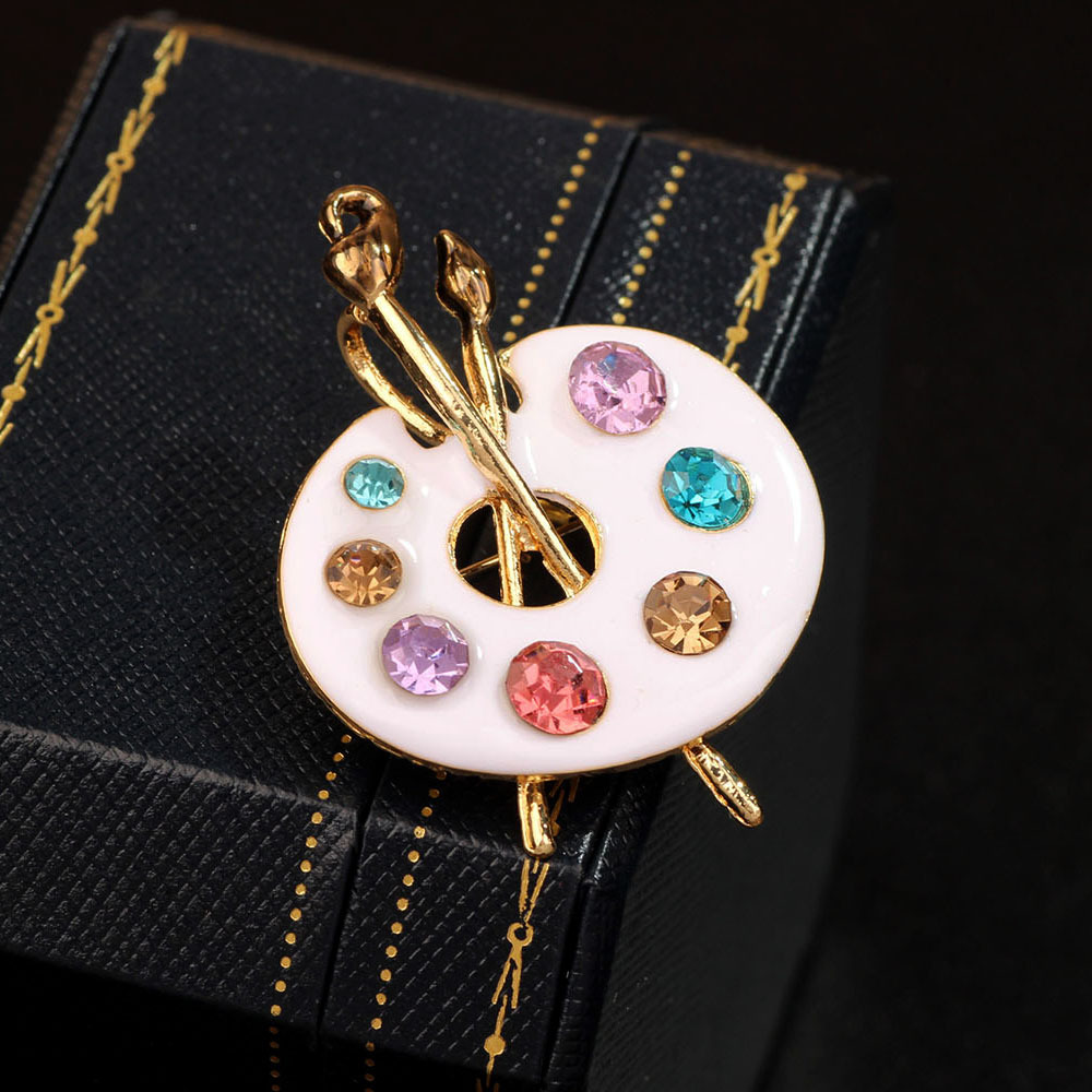 Literary and artistic niche black and white diamond-encrusted drawing board brooch high-end women's high-end sense corsage temperament suit pin collar pin wholesale