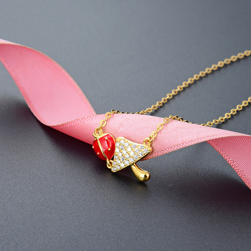 Japón y Corea de la moda S925 collar fresco de plata con diamantes de gota de aceite hongos creativos siete estrellas collar mariquita mujer