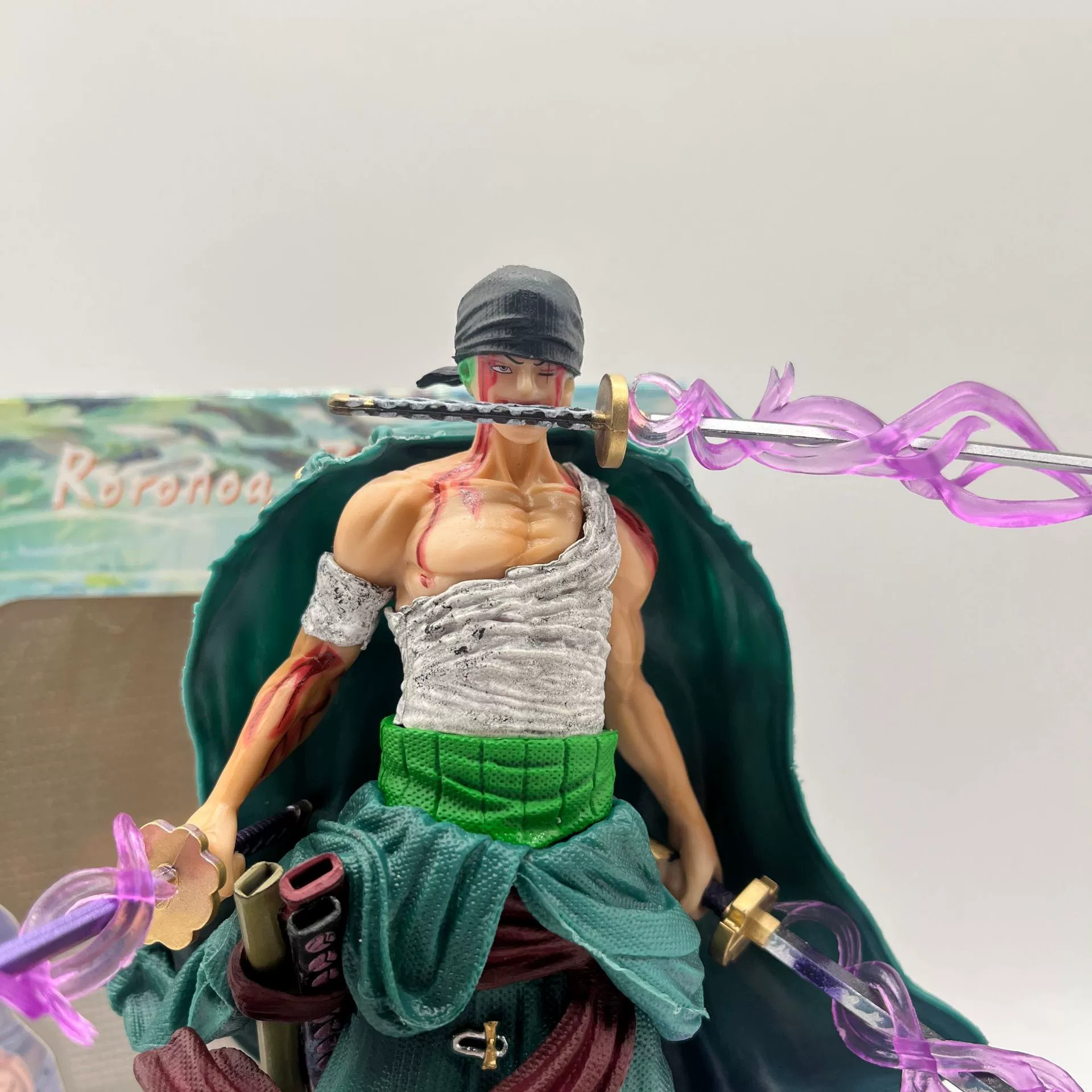 Фигура (One Piece) Саурон GK боевой статуя, ручная работа 21.5 см, динамическая сцена с тремя мечами
