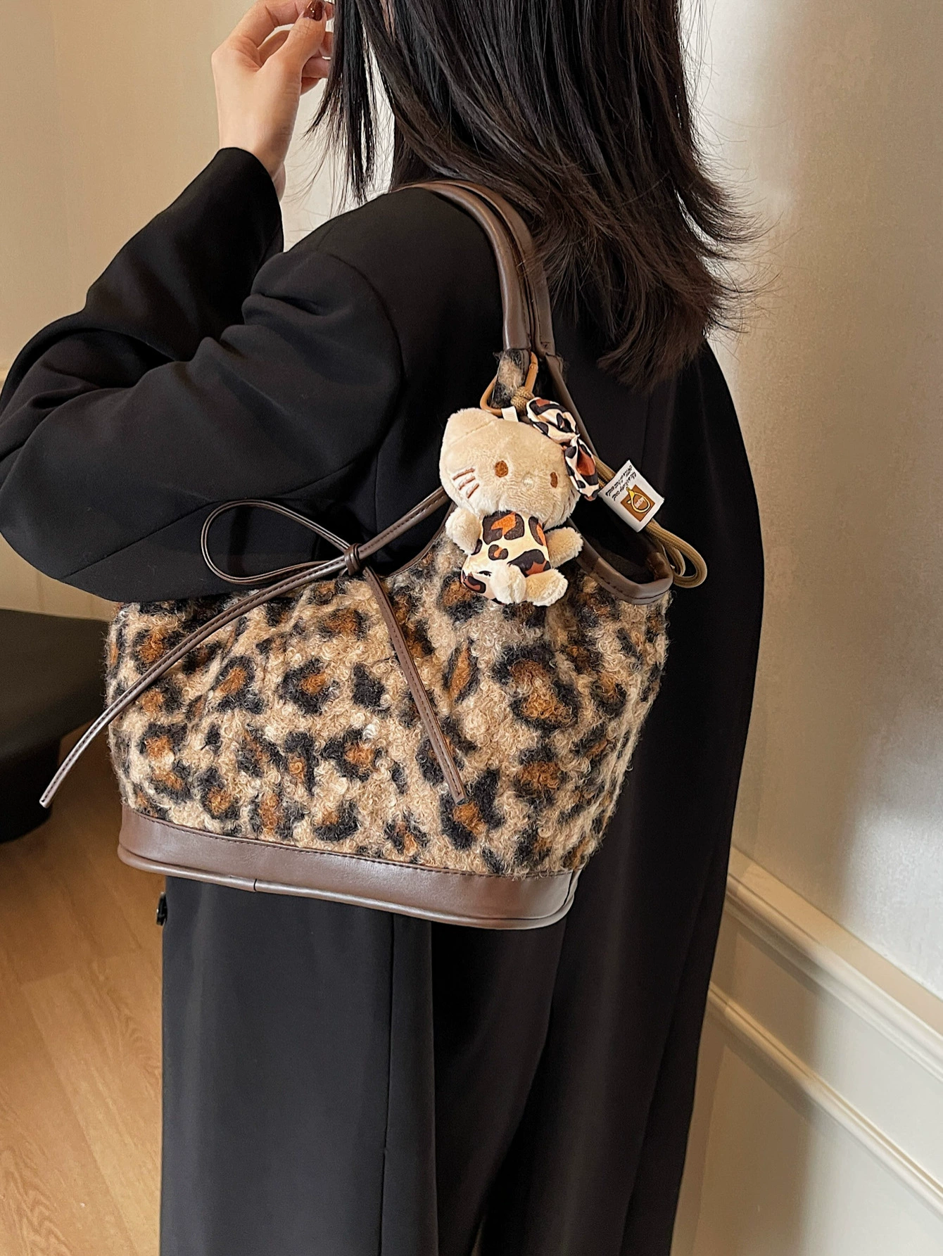 Retro capacious underarm bag with bow, Korean style