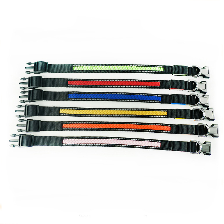 跨境爆款發(fā)光項(xiàng)圈led燈光狗狗項(xiàng)圈寵物用品發(fā)光寵物飾品脖圈項(xiàng)圈