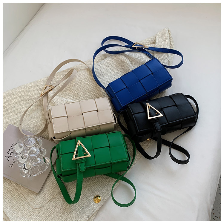 New Trendy Fashion Hand-woven Messenger Bag Chest Bag Small Square Bag 20*10*6cm display picture 2