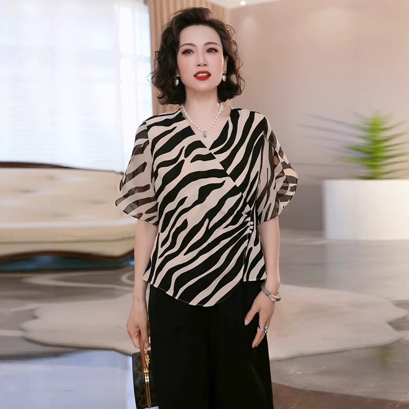 Middle-Aged Fashionable Mother Suit 2025 Summer New Fashion Slim Shirt Middle-Aged and Elderly Elegant Age-Reducing Chiffon Shirt
