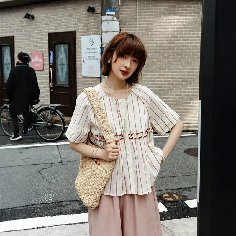 "White Line Original" "Art Bus" 100% Cotton Striped Jacquard Contrast Lace Shirt with Raglan Sleeves "White Line Original" "Art Bus" 100% Cotton Striped Jacquard Contrast Lace Shirt with Raglan Sleeves