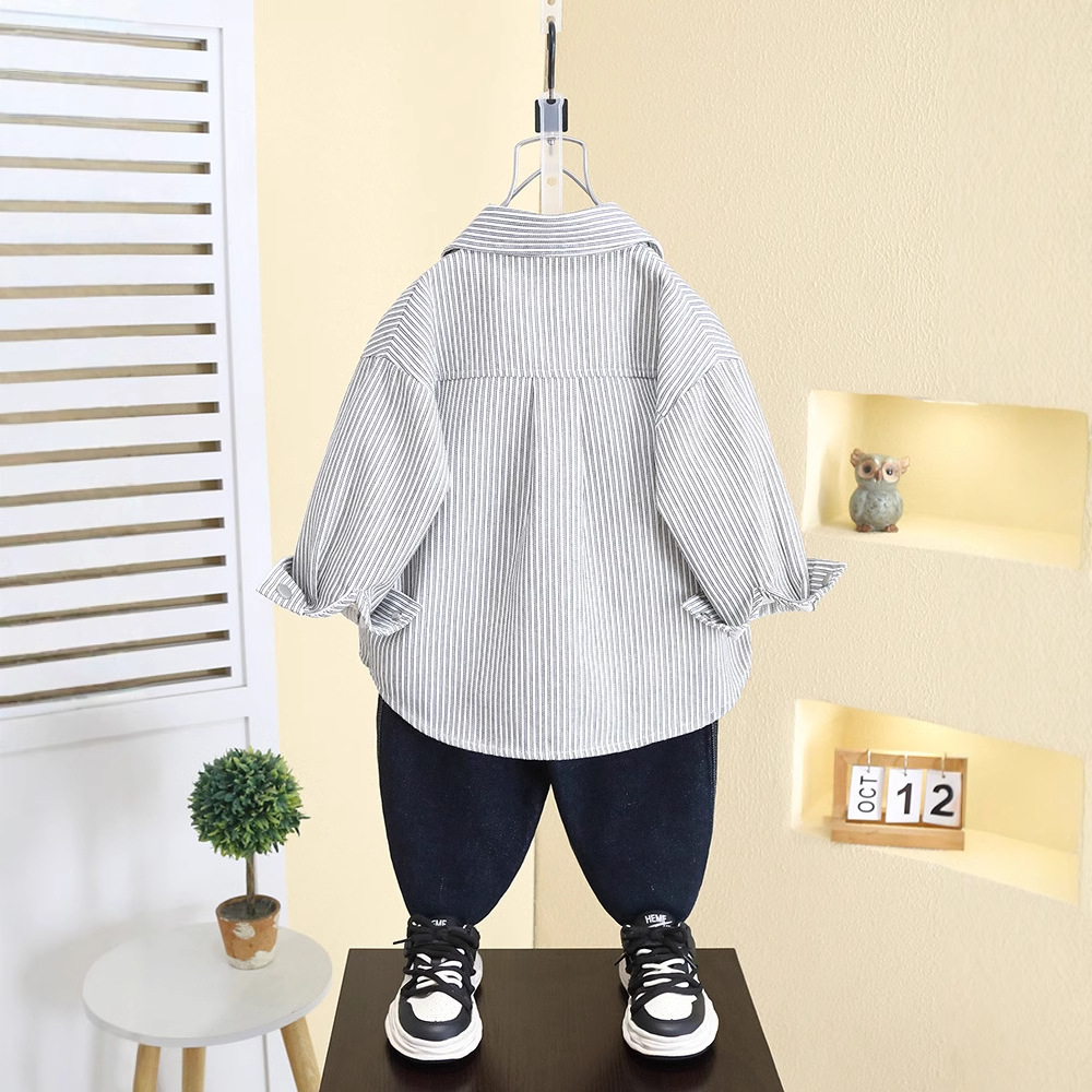 7793 Camisa de primavera para niños Camisa a rayas occidental para niños 2025 Chaqueta de manga larga de primavera para bebés para niños nuevos