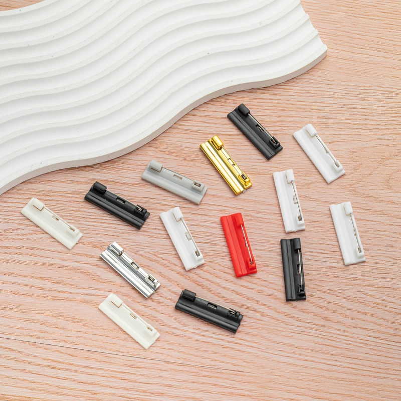 Заводская оптовая продажа пластиковых значков с клеевым креплением, 4*1,2 см, с гальваническим покрытием, для самостоятельного изготовления значков, аксессуары для значков