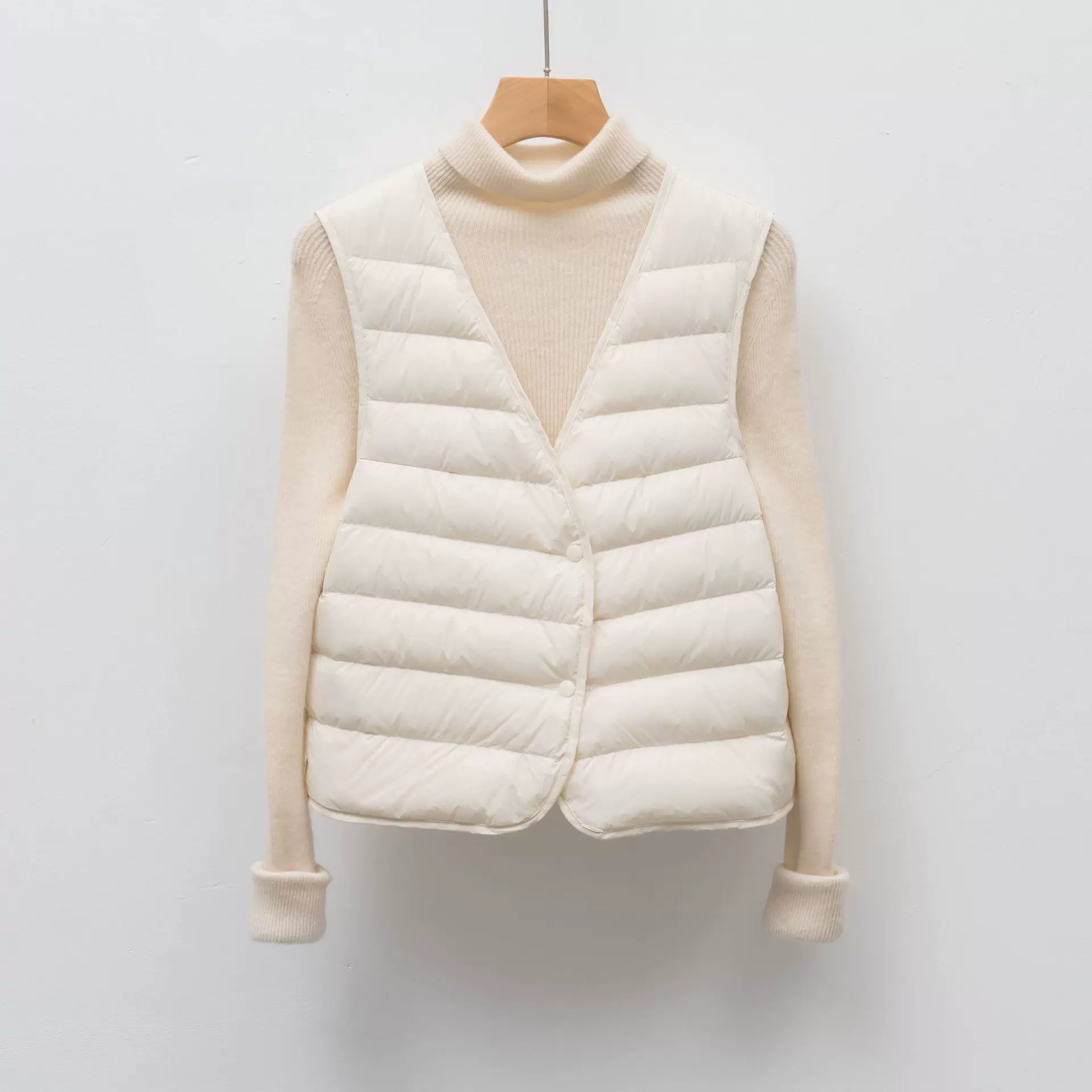 平湖驰新90鹅绒羽绒服女轻薄马甲横条新款秋冬简约内搭羽绒内胆