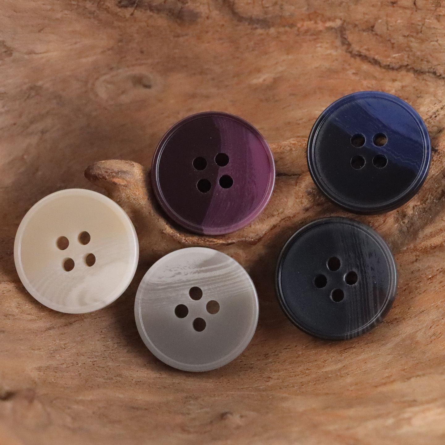 SOJO 休闲渐变双紫色毛衣开衫树脂扣简约百搭米灰色深藏青大衣扣