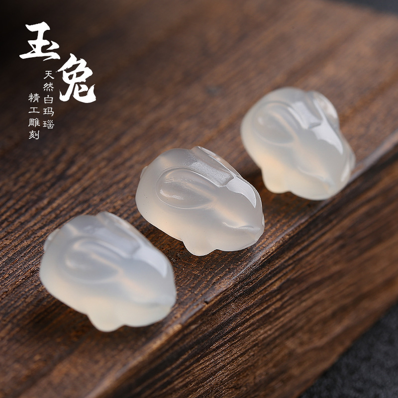智贝详情图_2天然白玛瑙玉髓兔子玉兔吊坠DIY编织手链钥匙扣