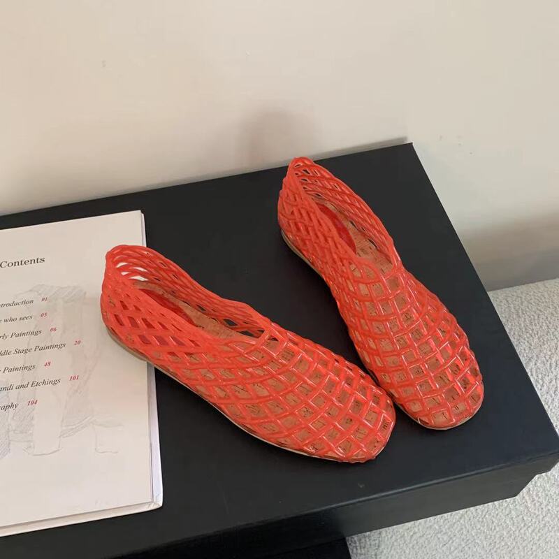 New Spring and Autumn Korean Style Niche Flat Hollow Breathable Round Toe Hole Shoes Comfortable All-match Flat Heel Single-layer Shoes New Spring and Autumn Korean Style Niche Flat Hollow Breathable Round Toe Hole Shoes Comfortable All-match Flat Heel Single-layer Shoes