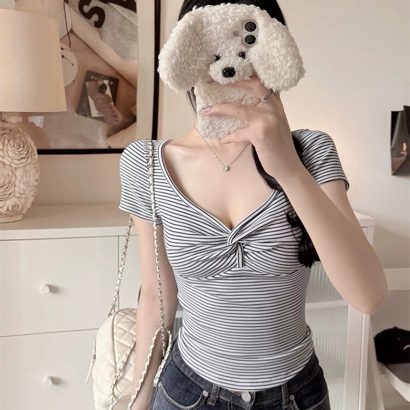Sexy V-Neck Twist-Striped Short-Sleeve T-Shirt for Women, Summer Style with Chest Pads, Slim Fit, Versatile, Stylish, Hot Girl Style Top