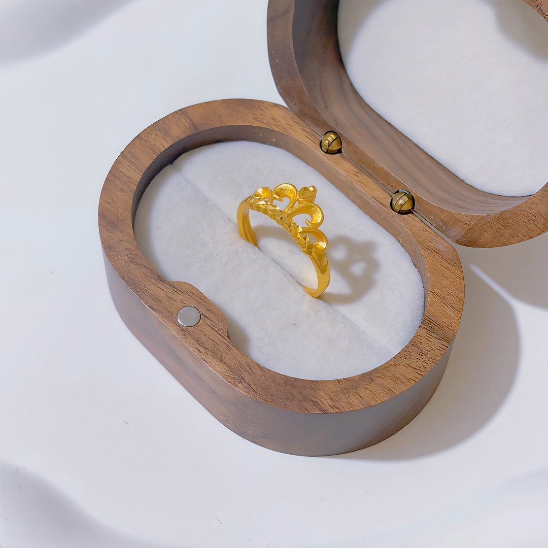 Three dimensional ring