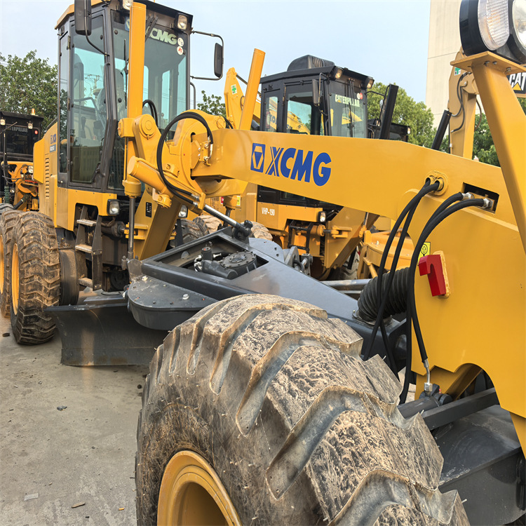 乌鲁木齐附近二手平地机销售 徐工 柳工180、215二手平地机