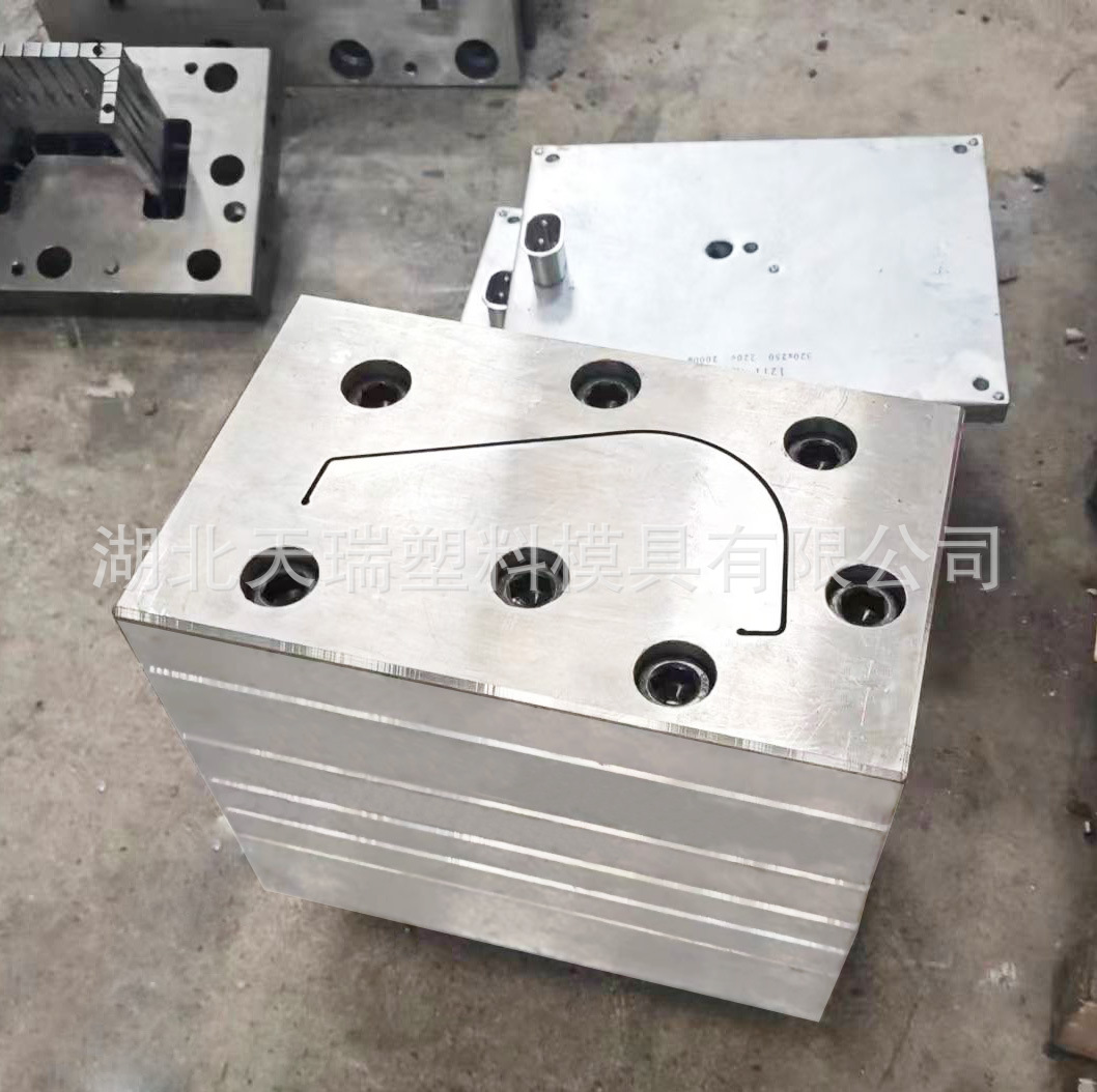 湖北精密模具开模加工定做 高质量UPVC畜牧槽水槽塑料挤出模具出