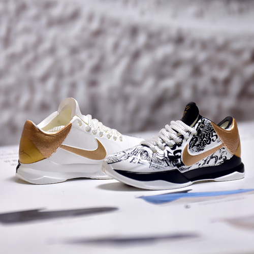 Sneaker model zk5 3D shoe model blind box student gift desktop personalized mini ornament Kobe 5 keychain