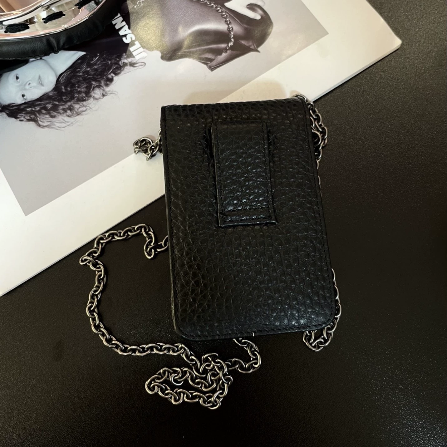 Import leather belt, cigarette case, small one-shoulder bag, chain, chain bag