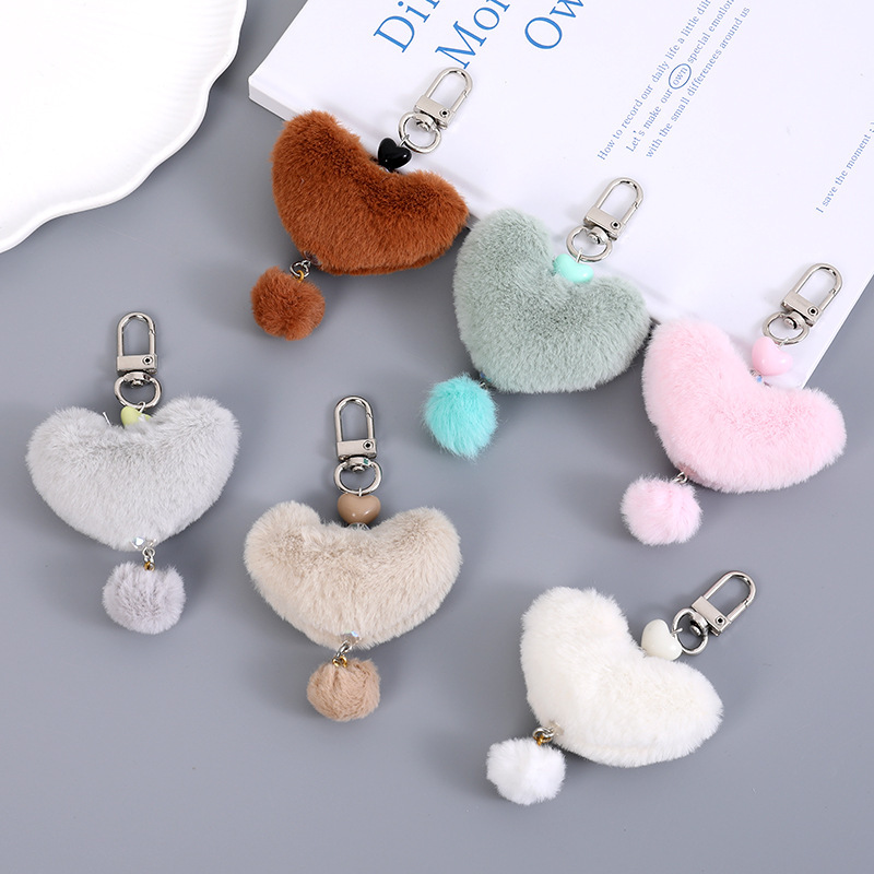 Autumn and Winter New Peach Heart Plush Ball Bag Hanging Ornaments Mobile Phone Pendant Niche Ins Acrylic Heart Bag Pendant