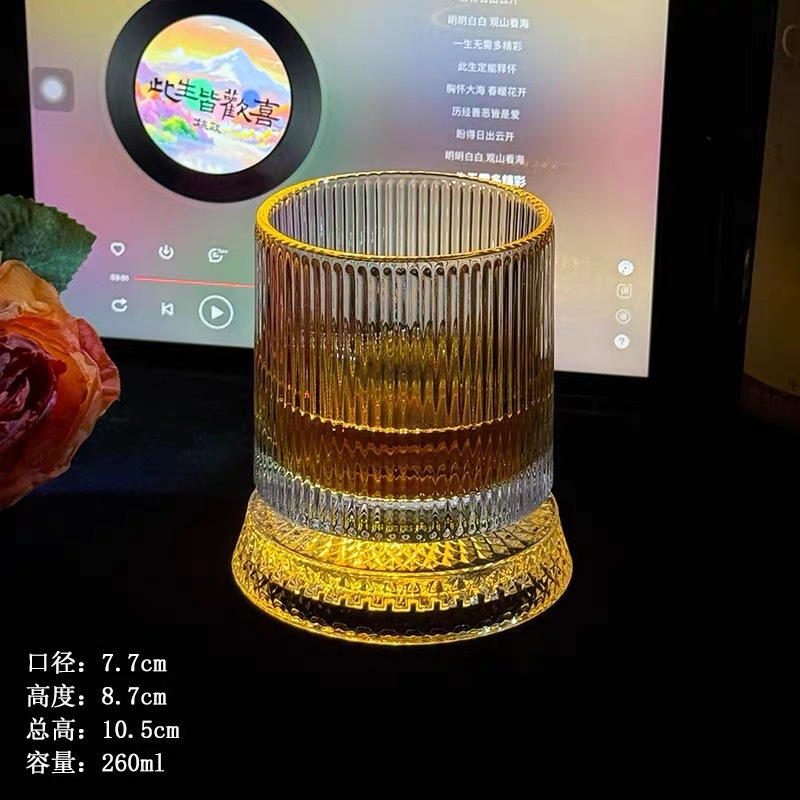 Shake sonido idéntico [enviar tazas luminosas] tazas de whisky giratorias luminosas, tazas de vino extranjeras descomprimidas, tumblers