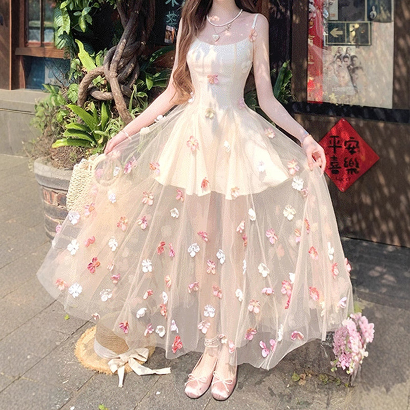 2026 Summer New Style "Monet Garden" French-Style Gentle and Romantic Three-Dimensional Floral Fashion Elegant Spaghetti Strap Dress