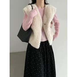 女式针织衫;女式T恤;女式衬衫