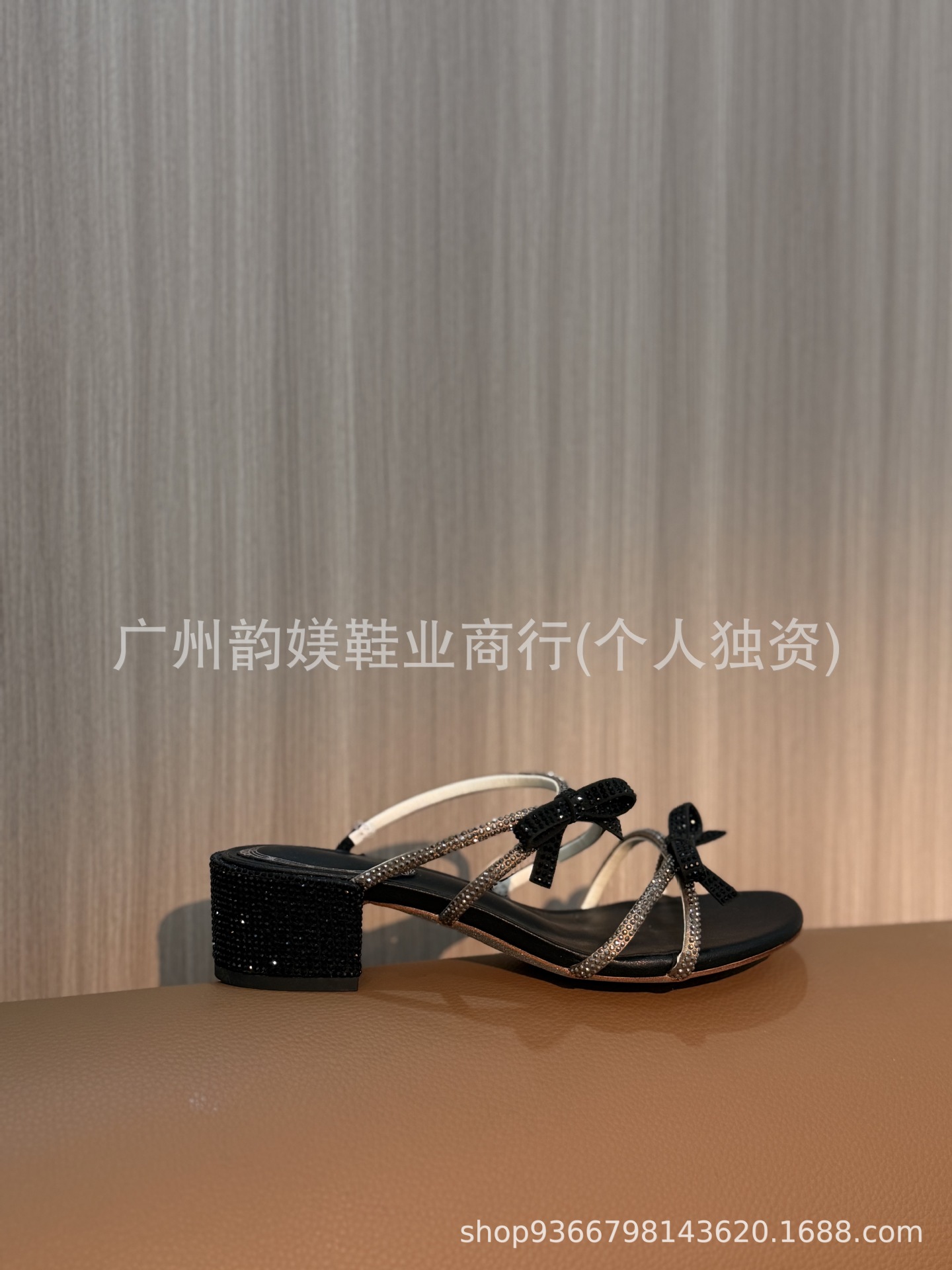 청키힐 리본 블랙