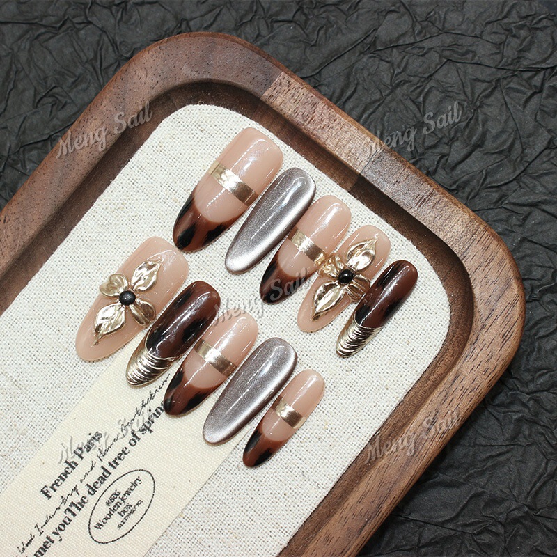 [White Coffee] Handmade Wearable Nail Carved Shell Almond Manicure Mermaid High-End Removable Fake Nails