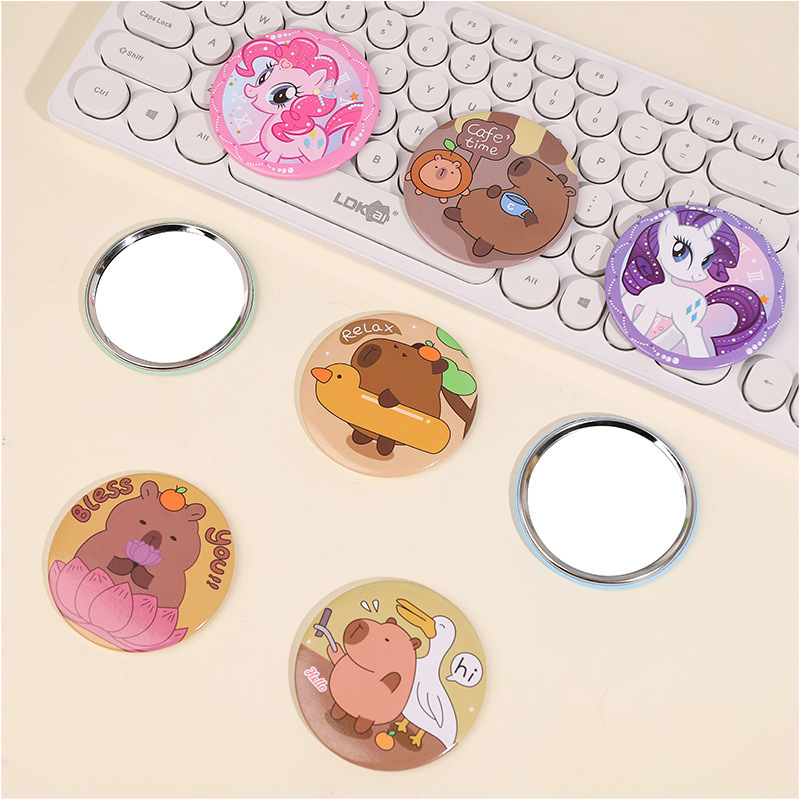 カピバラの片面の小さい円の鏡の学生の携帯の小さい鏡のブリキの化粧の鏡のかわいい携帯の小さい円の鏡|undefined
