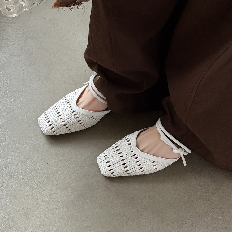 Dép sandal nữ da cừu mũi vuông gót thấp quai chữ V phối màu — màu nâu, Màu cà phê đậm, màu trắng ngà chi tiết 81