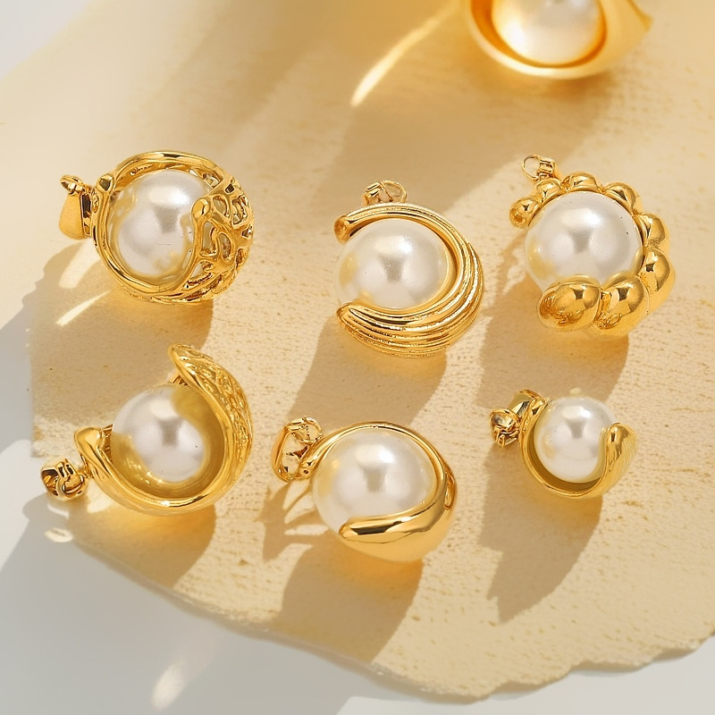 Acero inoxidable ins chapado en oro C imitación de perlas colgantes de oro DIY collares joyas accesorios de moda al por mayor