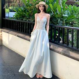 度假风拼接蕾丝吊带连衣裙女夏季新款超仙减龄气质收腰显瘦长裙子