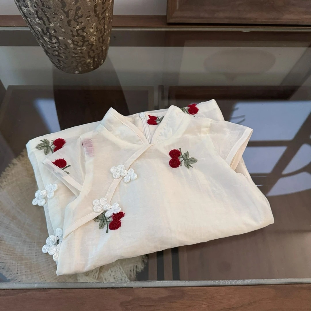 ¡Este es hermoso! 2025 bebé nuevo estilo chino dulce cherry bordado cheongsam chaleco vestido
