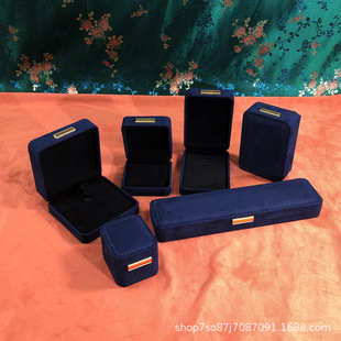 ܇���A�ǽ�������з�Ƥ�q�錚��ָ��������C�Ʒ���b�ռ{��