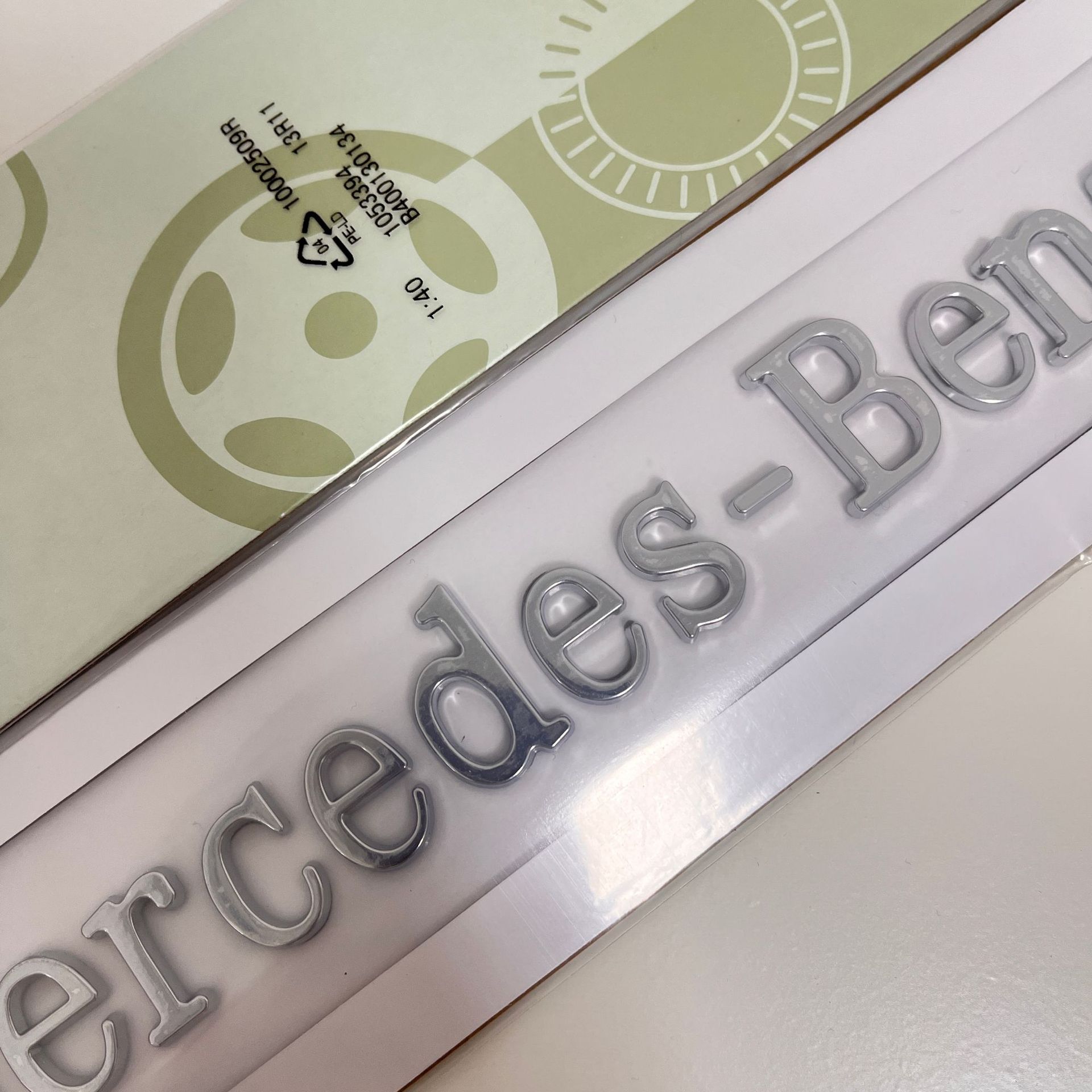 Suitable for Mercedes-Benz word logo Mercedes English Merceds Bnz modified letter body labeling tail logo