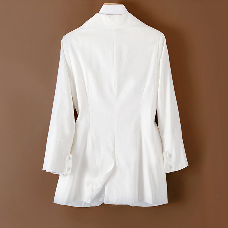 日本の亜麻の小さいスーツのコートの女性の2023年の秋の新型の通勤の婦人服のスーツの小さい人は代行します。