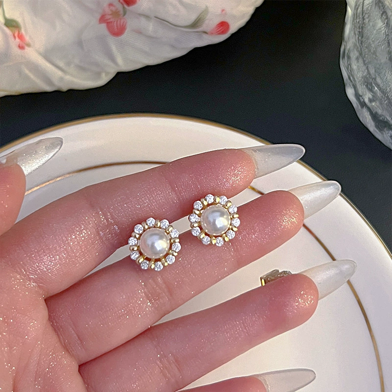 Серебряная игла, золотые универсальные ретро серьги, серебро 925 образец, интернет-знаменитость, стиль легкой роскоши, стиль высокого качества, яркий запоминающийся стиль