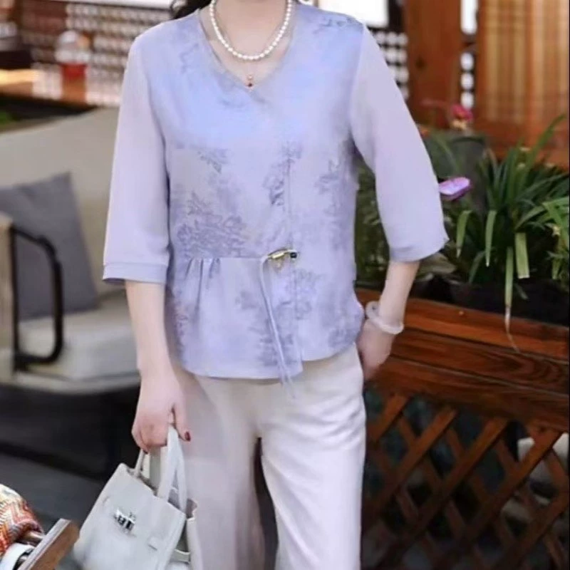 Новый китайский стиль мамы летний костюм 2025 новый средний и пожилой весенний летний национальный стиль рубашка ретро жаккардовый топ женский