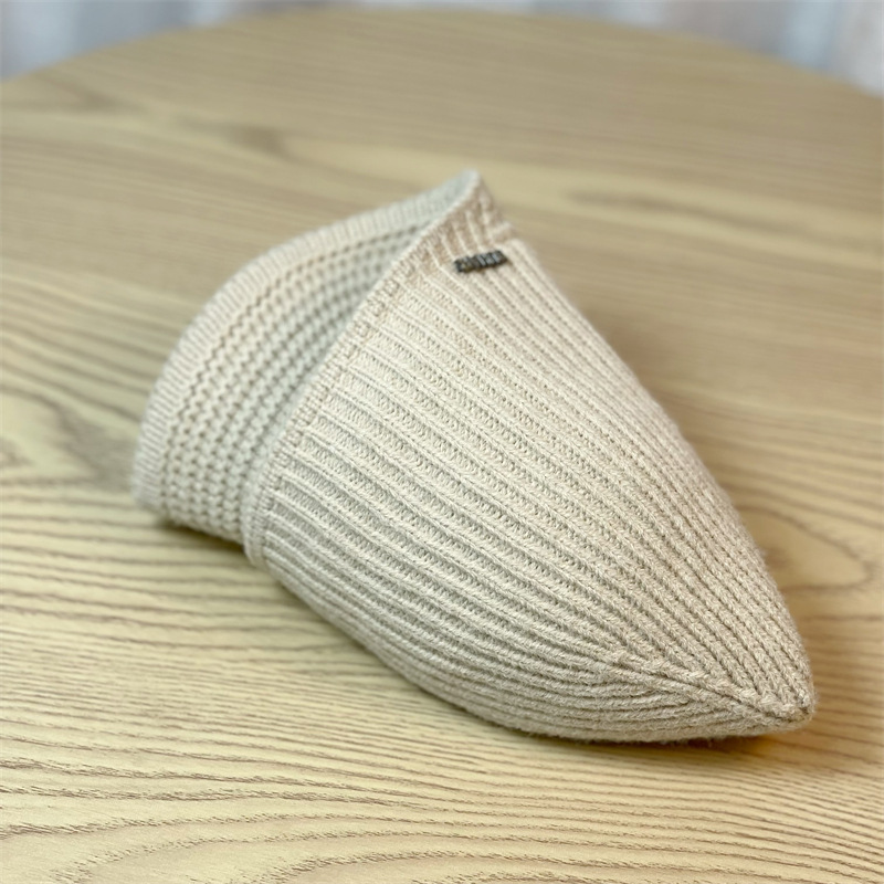 Neue Herbst und Winter Ente Zunge Design Sinn Streifen Kleine Stirnband frauen Strickmütze_voghion.com